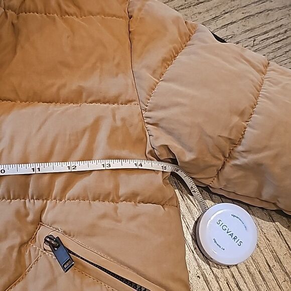 Boys tan hooded puffer jacket size 5/6 - Picture 4 of 13